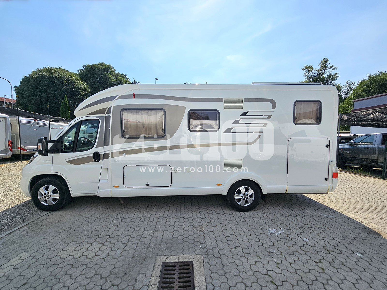 Camper Semintegrale Hymer T 588 SL - immagine 5