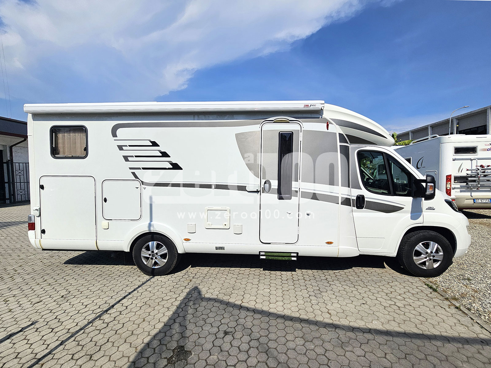 Camper Semintegrale Hymer T 588 SL - immagine 9