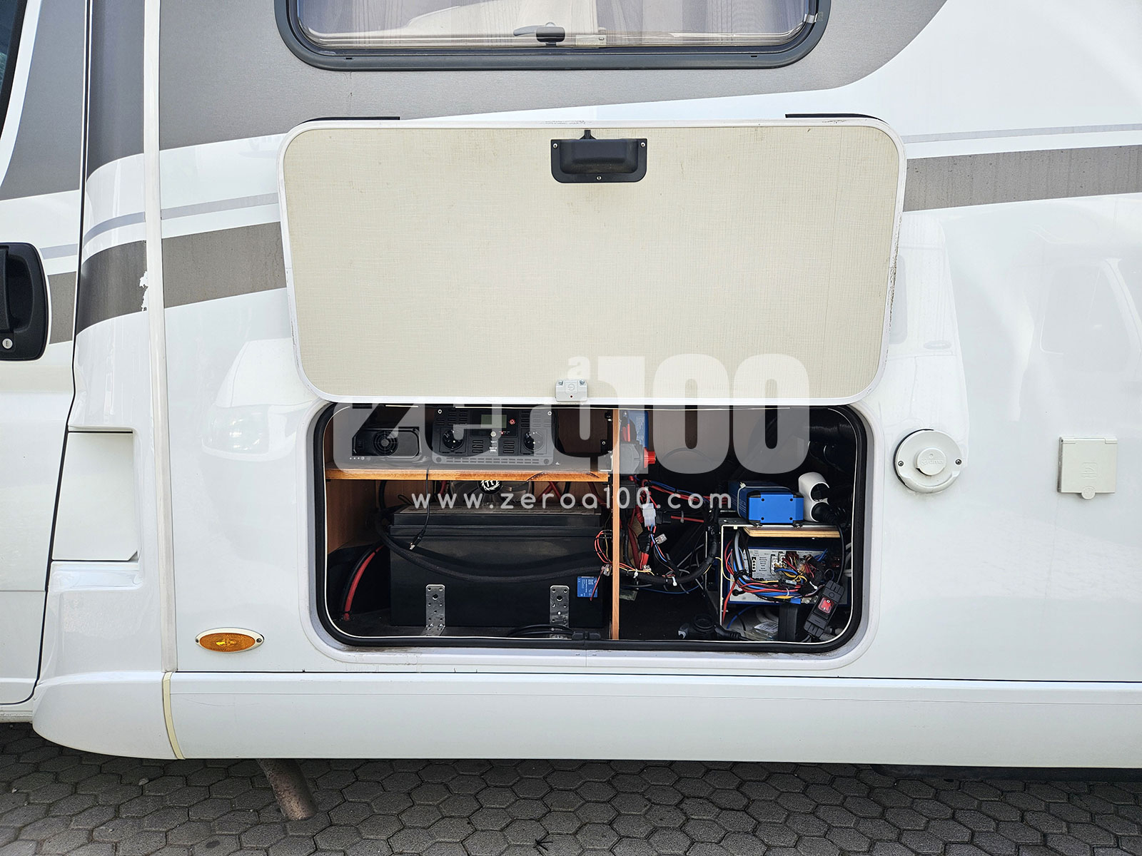 Camper Semintegrale Hymer T 588 SL - immagine 10