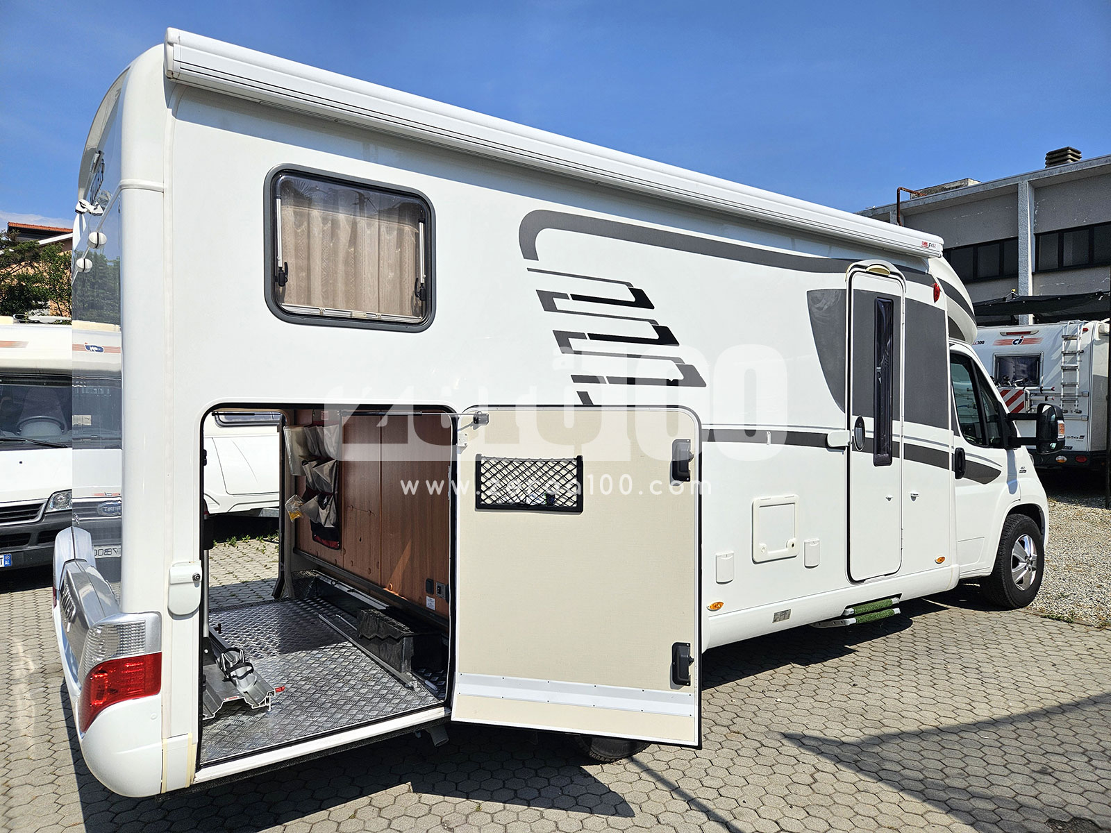 Camper Semintegrale Hymer T 588 SL - immagine 13