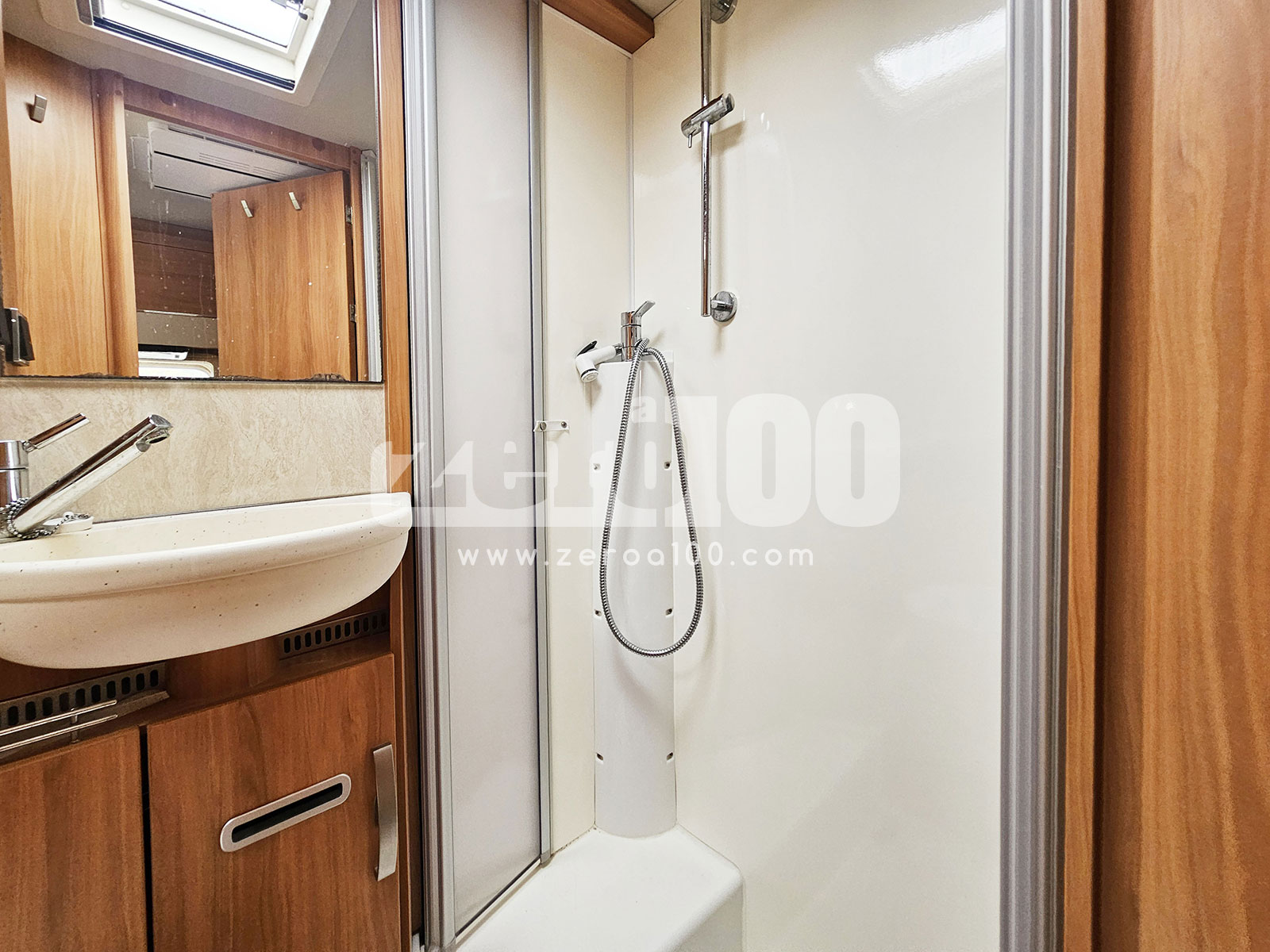 Camper Semintegrale Hymer T 588 SL - immagine 33