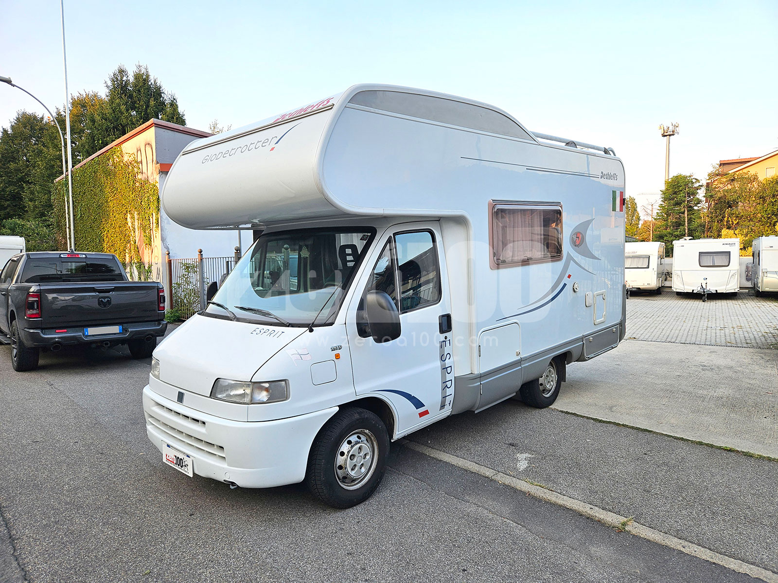 Camper Mansardato Dethleffs Globetrotter Esprit - immagine 4