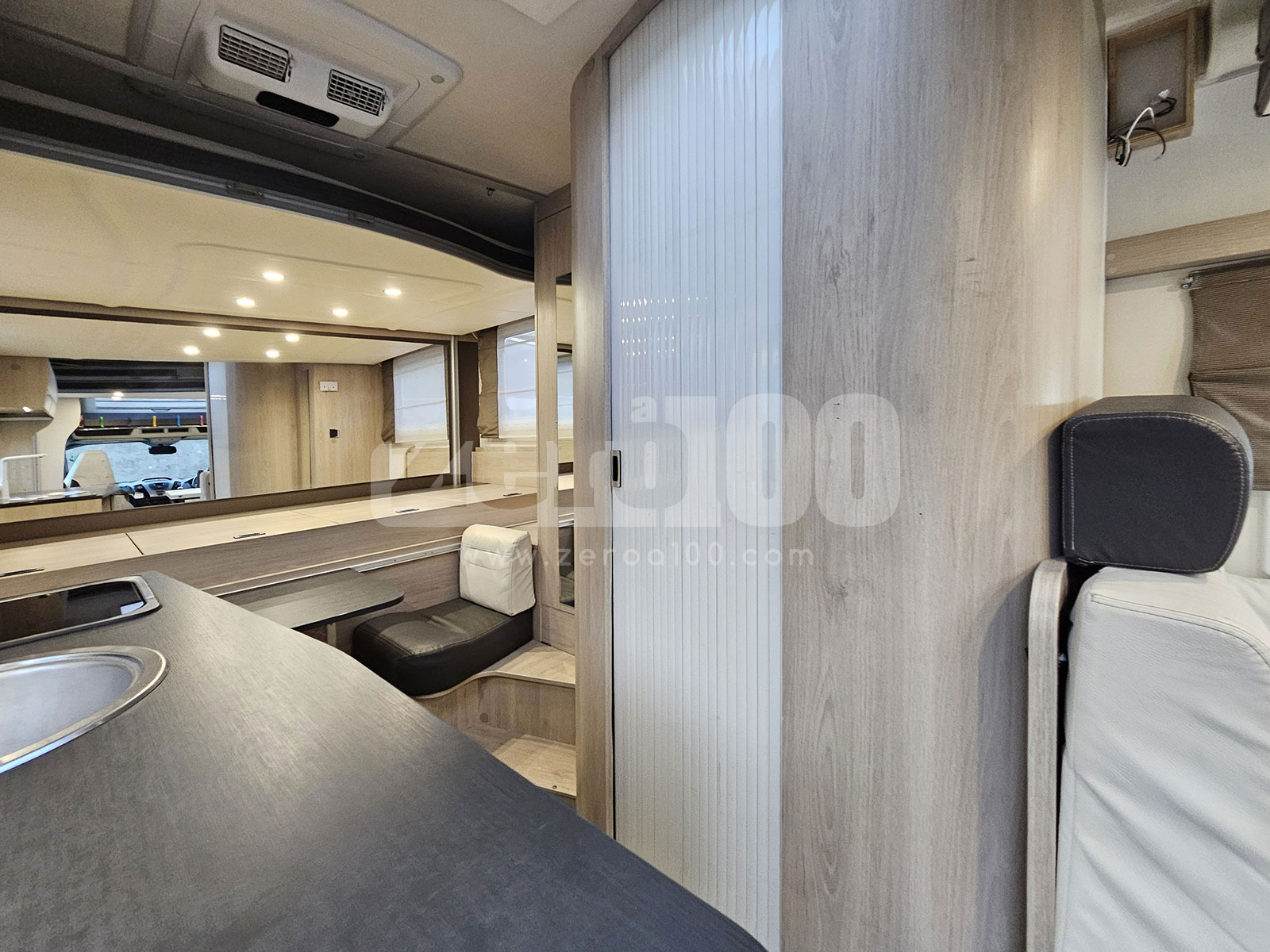 Camper Semintegrale Chausson Flash 634 con EFOY - immagine 17