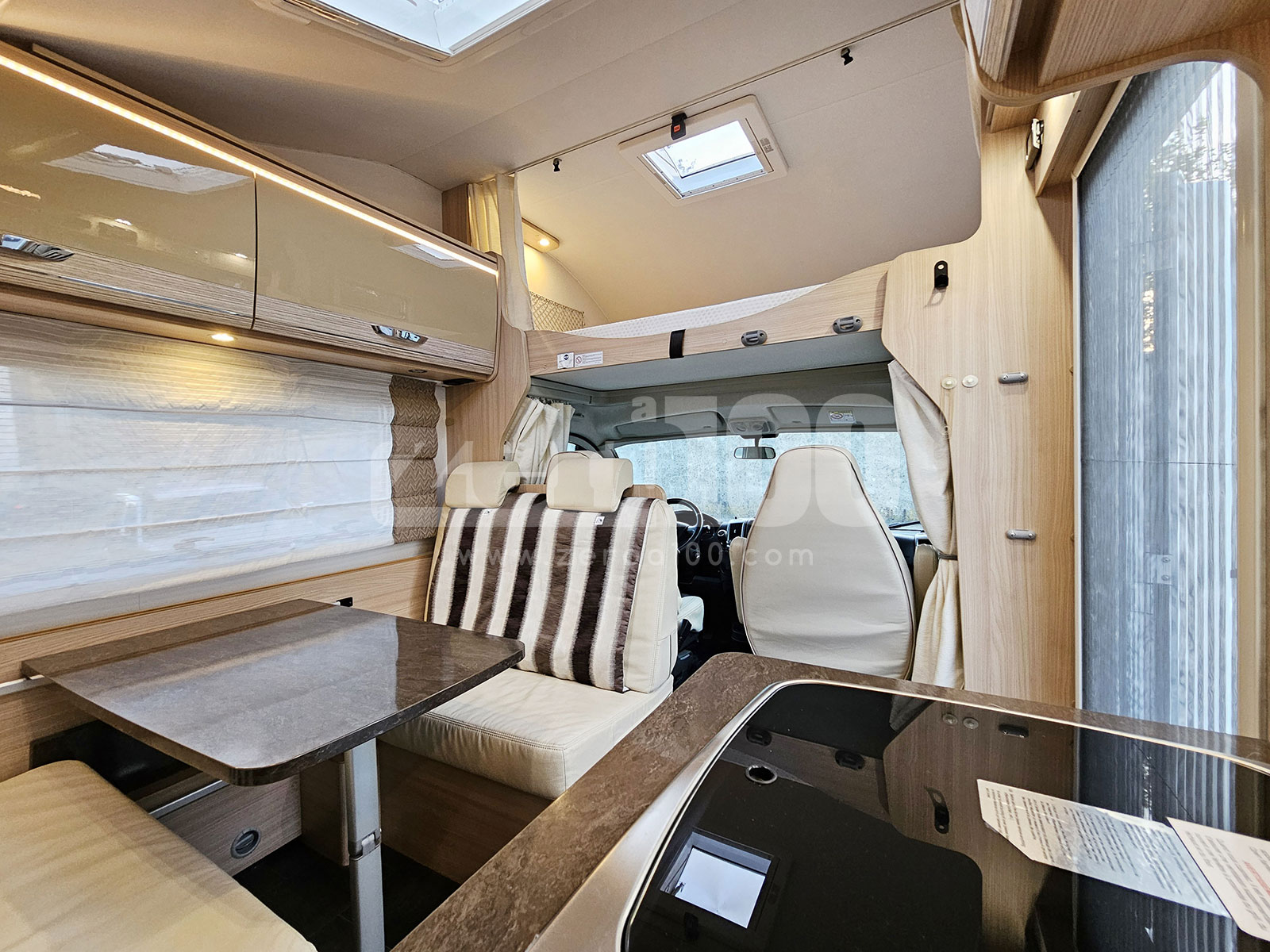 Camper Mansardato Burstner Lyseo A660 - immagine 14