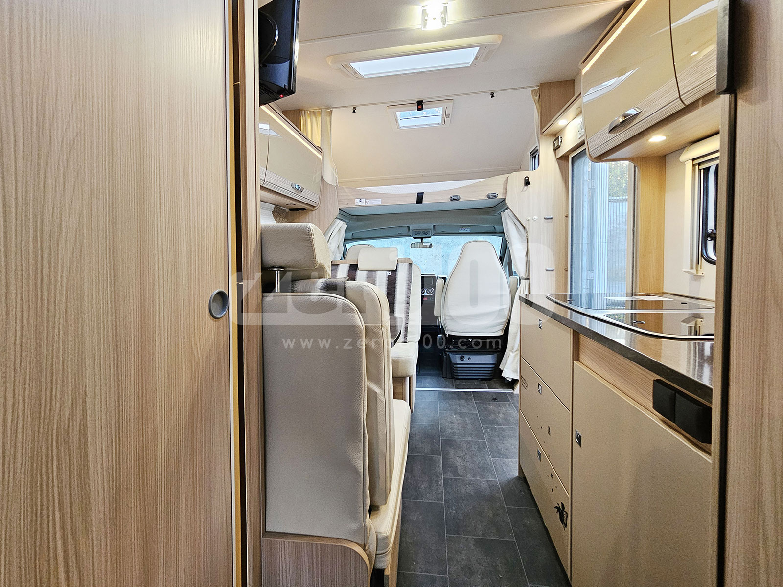 Camper Mansardato Burstner Lyseo A660 - immagine 21